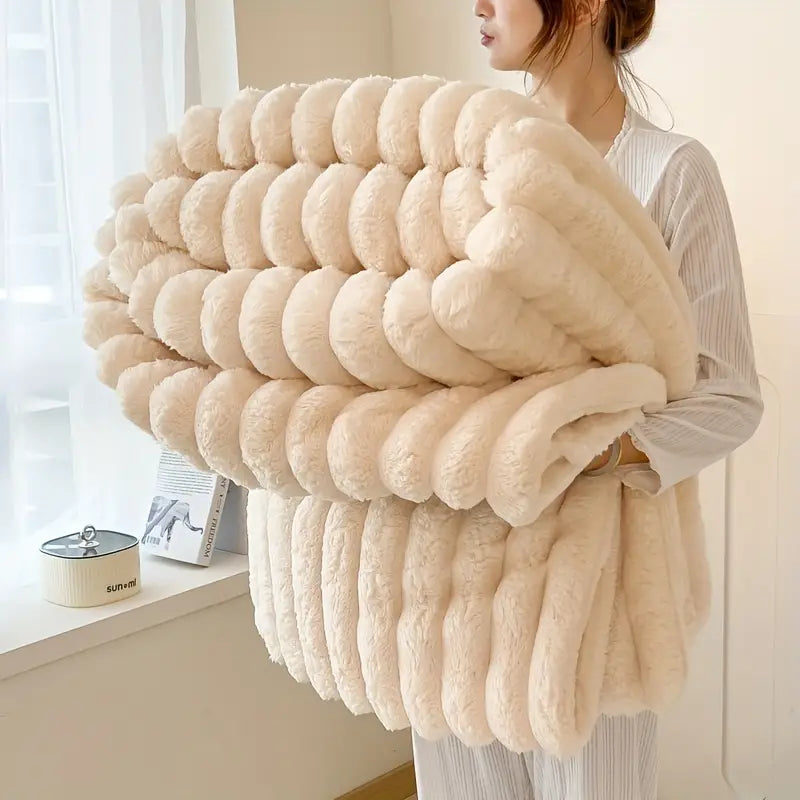 Luxurious Soft Faux Rabbit Fur Throw Blanket - Cozy & Warm for Couch, Bed, Office & Travel - Perfect All-Season Gift!